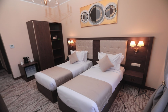 Imagen de la habitación del Hotel Grand H&ocirc;tel Oran. Foto 5