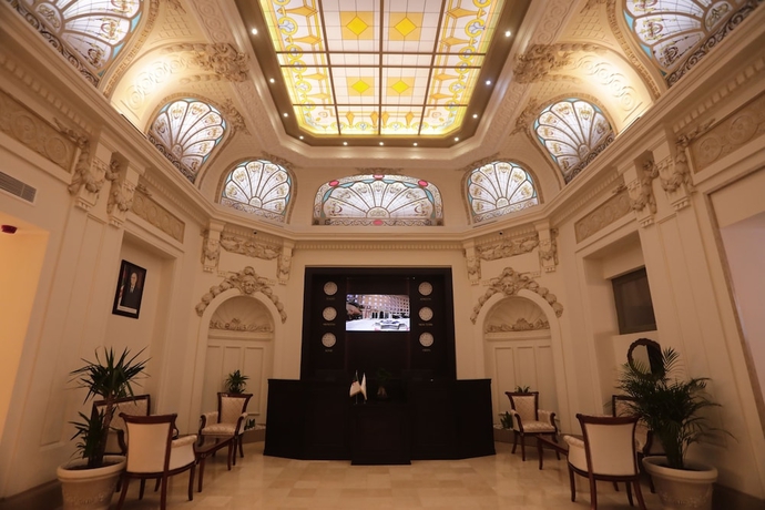 Imagen de los interiores del Hotel Grand H&ocirc;tel Oran. Foto 13