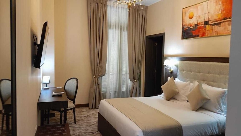 Imagen de la habitación del Hotel Grand H&ocirc;tel Oran. Foto 10