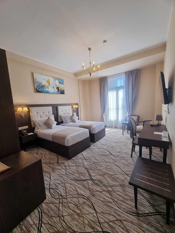 Imagen de la habitación del Hotel Grand H&ocirc;tel Oran. Foto 12