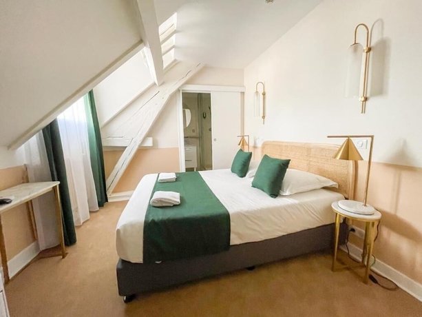 Imagen de la habitación del Hotel Grand H&ocirc;tel Saint-Aignan. Foto 13
