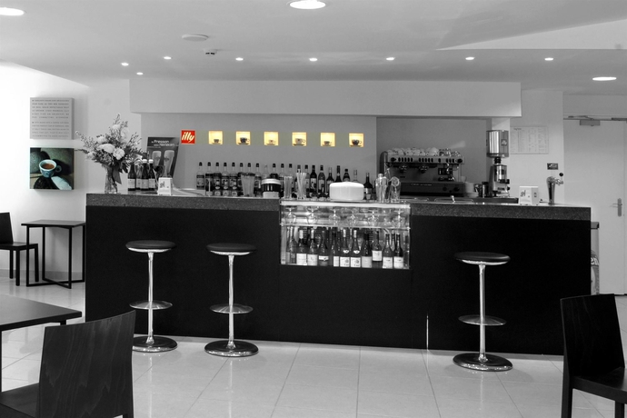 Imagen del bar/restaurante del Hotel Grand H&ocirc;tel d'Orange, BW Signature Collection. Foto 2