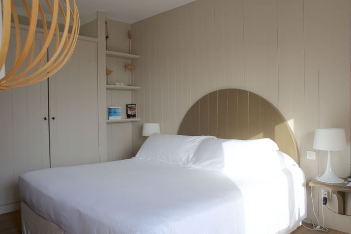 Imagen de la habitación del Hotel Grand Hôtel de Cala Rossa. Foto 6