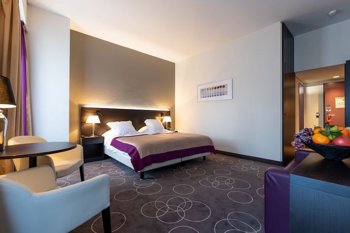 Imagen de la habitación del Hotel Grand H&ocirc;tel des Bains de Lavey. Foto 2