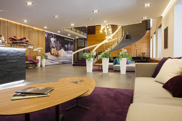 Imagen de los interiores del Hotel Grand H&ocirc;tel des Bains de Lavey. Foto 20