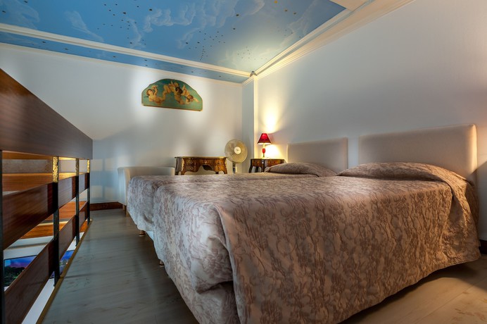 Imagen de la habitación del Hotel Grand H&ocirc;tel du Bel Air. Foto 10