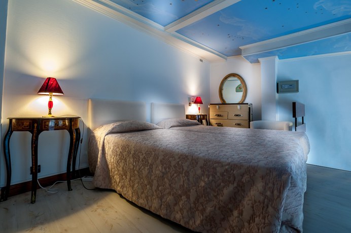 Imagen de la habitación del Hotel Grand H&ocirc;tel du Bel Air. Foto 15