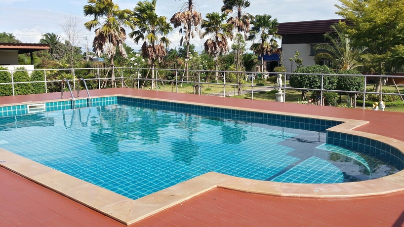 Imagen de la piscina del Hotel Grand Holiday Residence. Foto 15