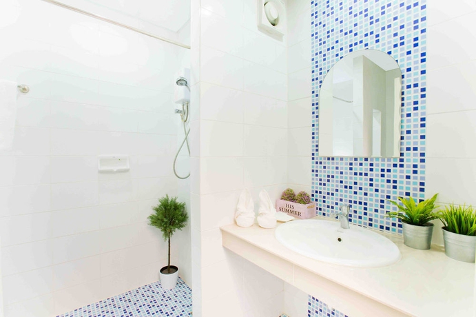 Imagen de la habitación del Hotel Grand Holiday Residence. Foto 8