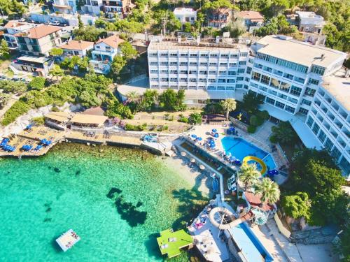 Imagen general del Hotel Grand Hotel AVCI. Foto 12