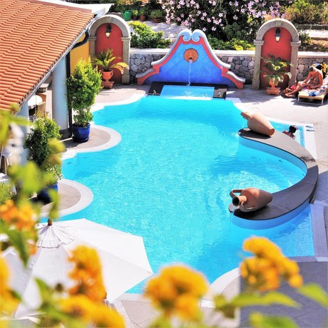 Imagen de la piscina del Hotel Grand Hotel Arciduca. Foto 16