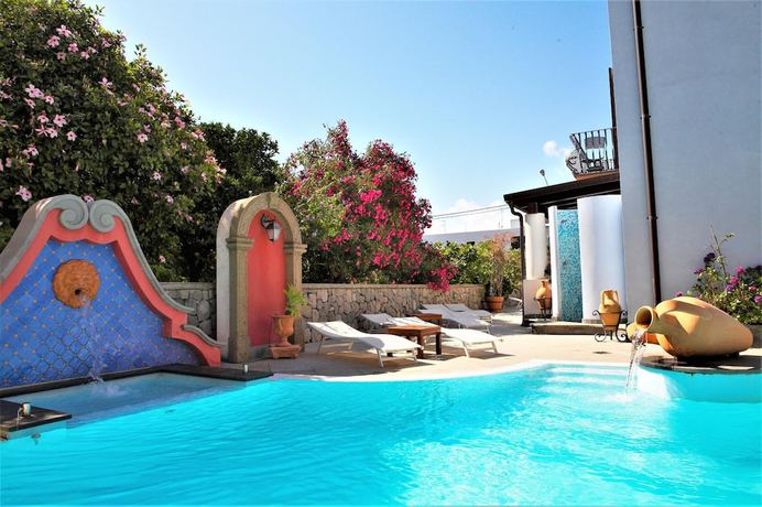 Imagen de la piscina del Hotel Grand Hotel Arciduca. Foto 19