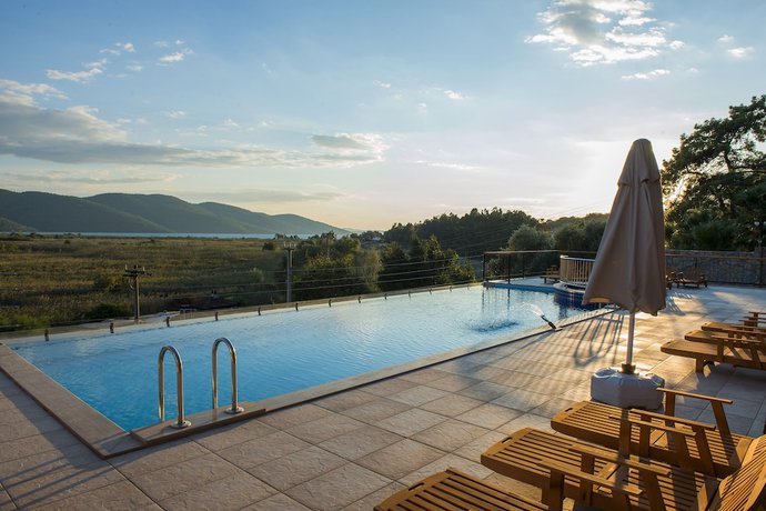 Imagen de la piscina del Hotel Grand Hotel Azmakhan Spa and Wellness. Foto 17