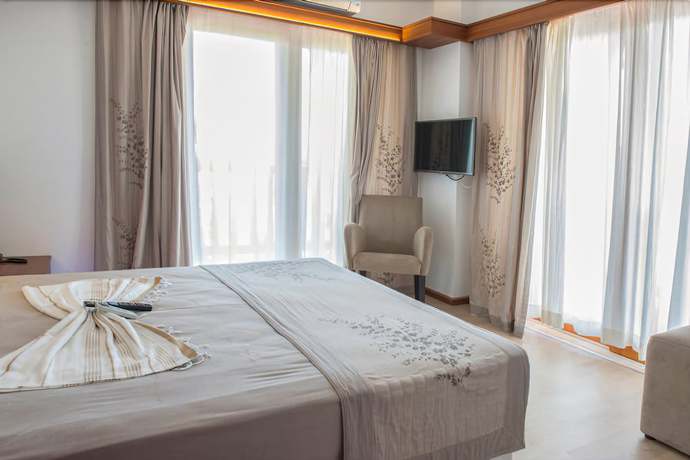 Imagen de la habitación del Hotel Grand Hotel Azmakhan Spa and Wellness. Foto 9
