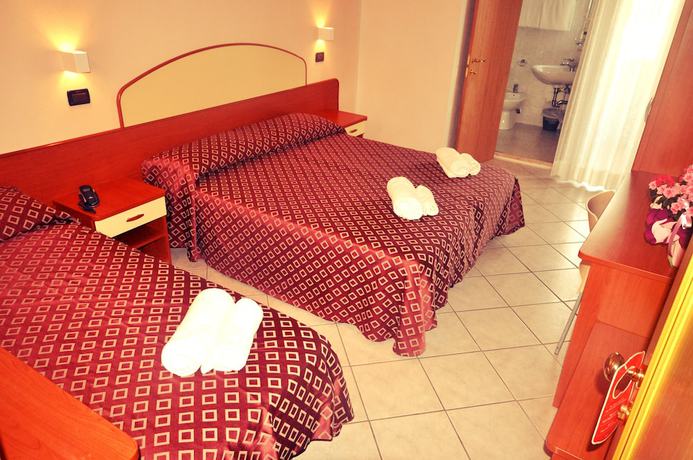 Imagen de la habitación del Hotel Grand Hotel Azzurra Club. Foto 6