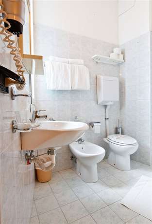 Imagen de la habitación del Hotel Grand Hotel Azzurra Club. Foto 10