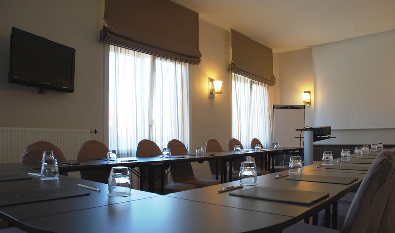 Imagen de los interiores del Hotel Grand Hotel Belle Vue. Foto 14