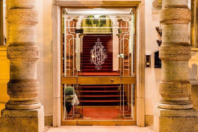 Imagen de la habitación del Hotel Grand Hotel Bellevue, Merano. Foto 10