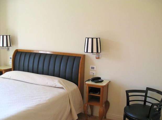 Imagen de la habitación del Hotel Grand Hotel Certosa. Foto 16