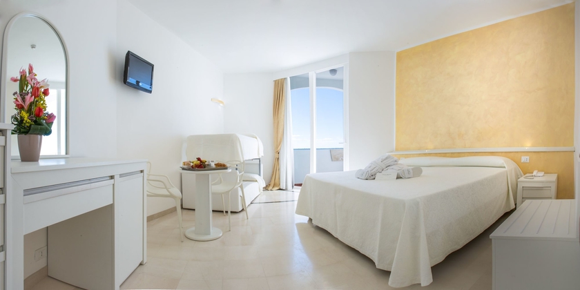 Imagen de la habitación del Hotel Grand Hotel Costa Brada. Foto 4