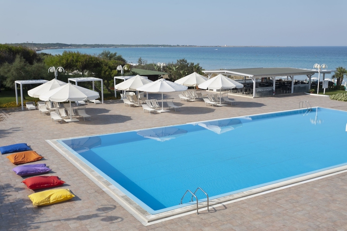 Imagen de la piscina del Hotel Grand Hotel Costa Brada. Foto 18