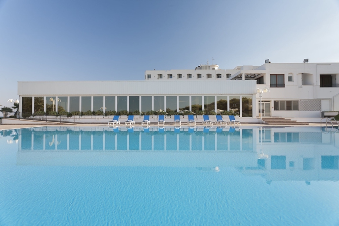 Imagen de la piscina del Hotel Grand Hotel Costa Brada. Foto 19