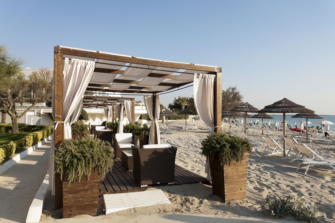 Imagen de los exteriores del Hotel Grand Hotel Costa Brada. Foto 14