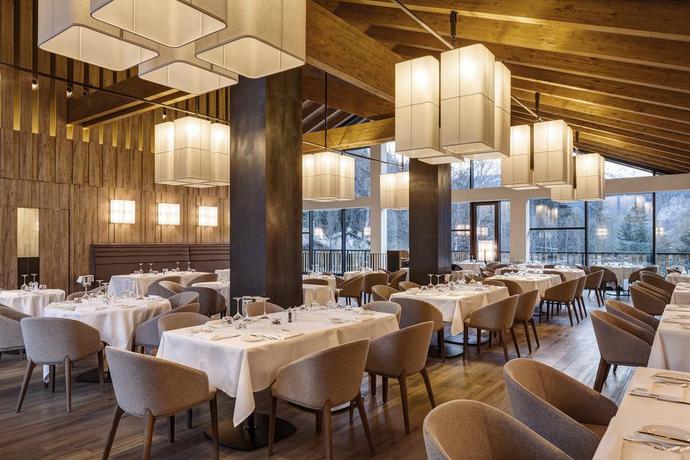 Imagen del bar/restaurante del Hotel Grand Hotel Courmayeur Montblanc By R Collection Hotels. Foto 2