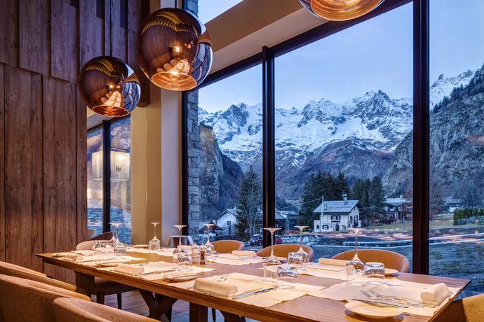 Imagen del bar/restaurante del Hotel Grand Hotel Courmayeur Montblanc By R Collection Hotels. Foto 3