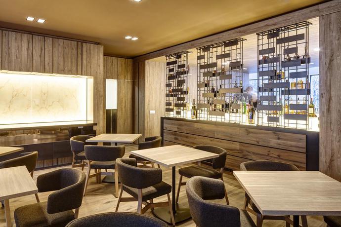 Imagen del bar/restaurante del Hotel Grand Hotel Courmayeur Montblanc By R Collection Hotels. Foto 4