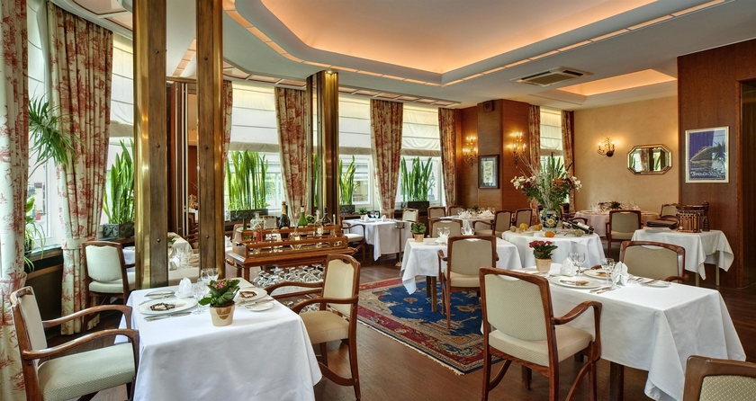 Imagen del bar/restaurante del Hotel Grand Hotel Cravat. Foto 4
