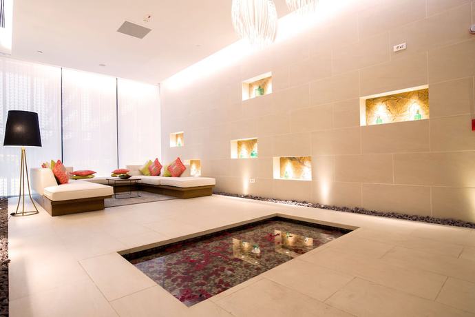 Imagen de la piscina del Hotel Grand Hotel De Kint&eacute;l&eacute;. Foto 19