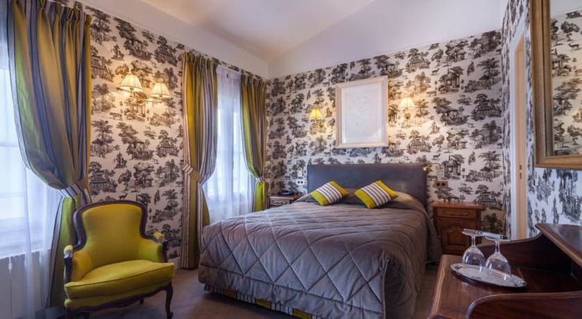 Imagen de la habitación del Hotel Grand Hotel De L'Univers Saint Germain. Foto 7