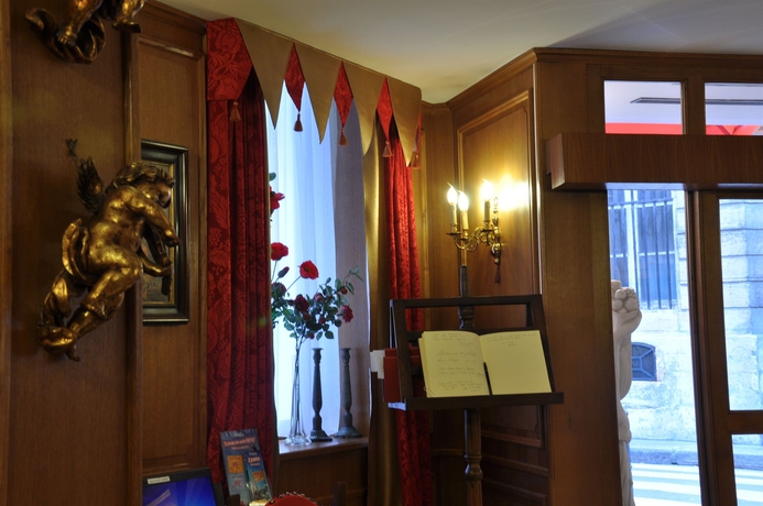 Imagen de los interiores del Hotel Grand Hotel Dechampaigne. Foto 14