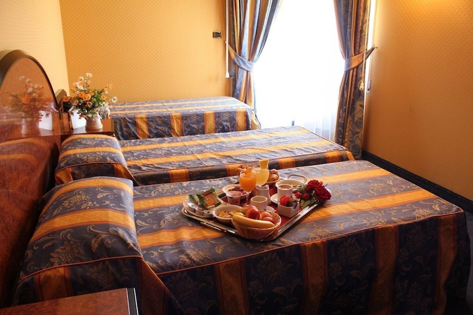 Imagen de la habitación del Hotel Grand Hotel Dei Cesari. Foto 13