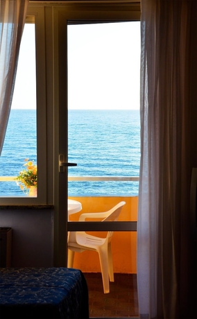 Imagen de la habitación del Hotel Grand Hotel Dei Cesari. Foto 18