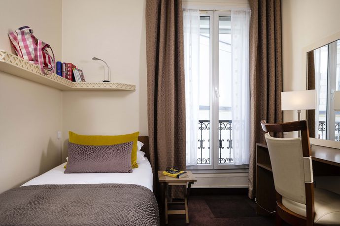 Imagen de la habitación del Hotel Grand Hotel Des Balcons. Foto 8