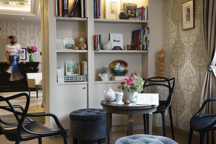 Imagen de los interiores del Hotel Grand Hotel Des Balcons. Foto 19