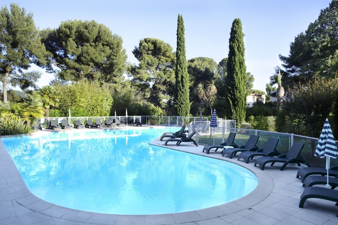 Imagen de la piscina del Hotel Grand Hotel Des Lecques; BW Signature Collection. Foto 16