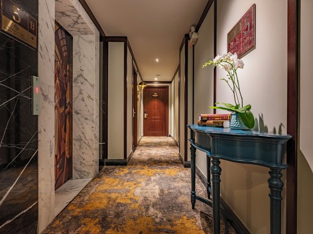 Imagen de la habitación del Hotel Grand Hotel Du Lac Hanoi. Foto 15