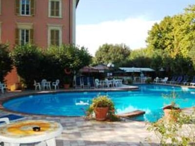 Imagen de los exteriores del Hotel Grand Hotel Du Park Et Regina. Foto 4