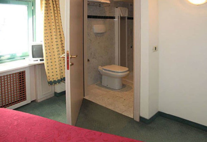 Imagen de la habitación del Hotel Grand Hotel Duchi D'aosta. Foto 8