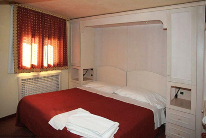 Imagen de la habitación del Hotel Grand Hotel Duchi D'aosta. Foto 10