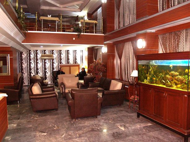 Imagen de los interiores del Hotel Grand Hotel Duman. Foto 18