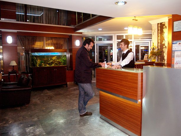 Imagen de los interiores del Hotel Grand Hotel Duman. Foto 19