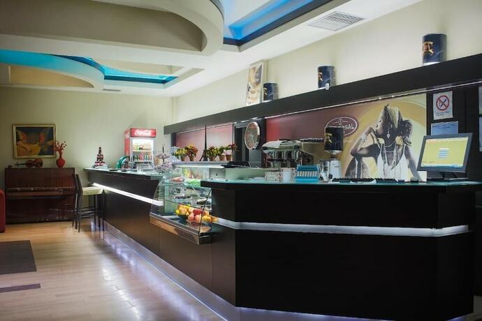 Imagen general del Hotel Grand Hotel, Elbasan. Foto 4