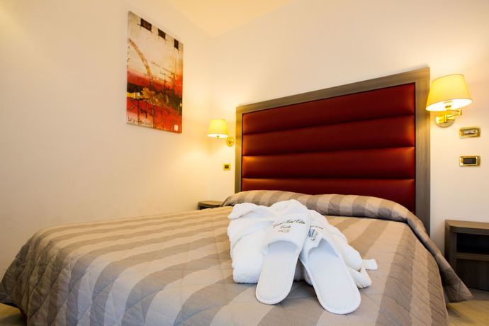 Imagen de la habitación del Hotel Grand Hotel Elite. Foto 6