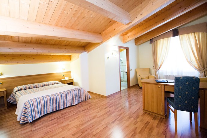 Imagen de la habitación del Hotel Grand Hotel Elite. Foto 10