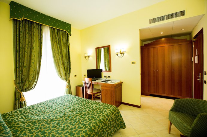 Imagen de la habitación del Hotel Grand Hotel Elite. Foto 12