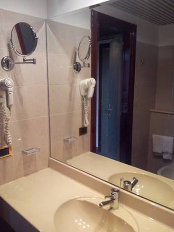 Imagen de la habitación del Hotel Grand Hotel Europa. Foto 15